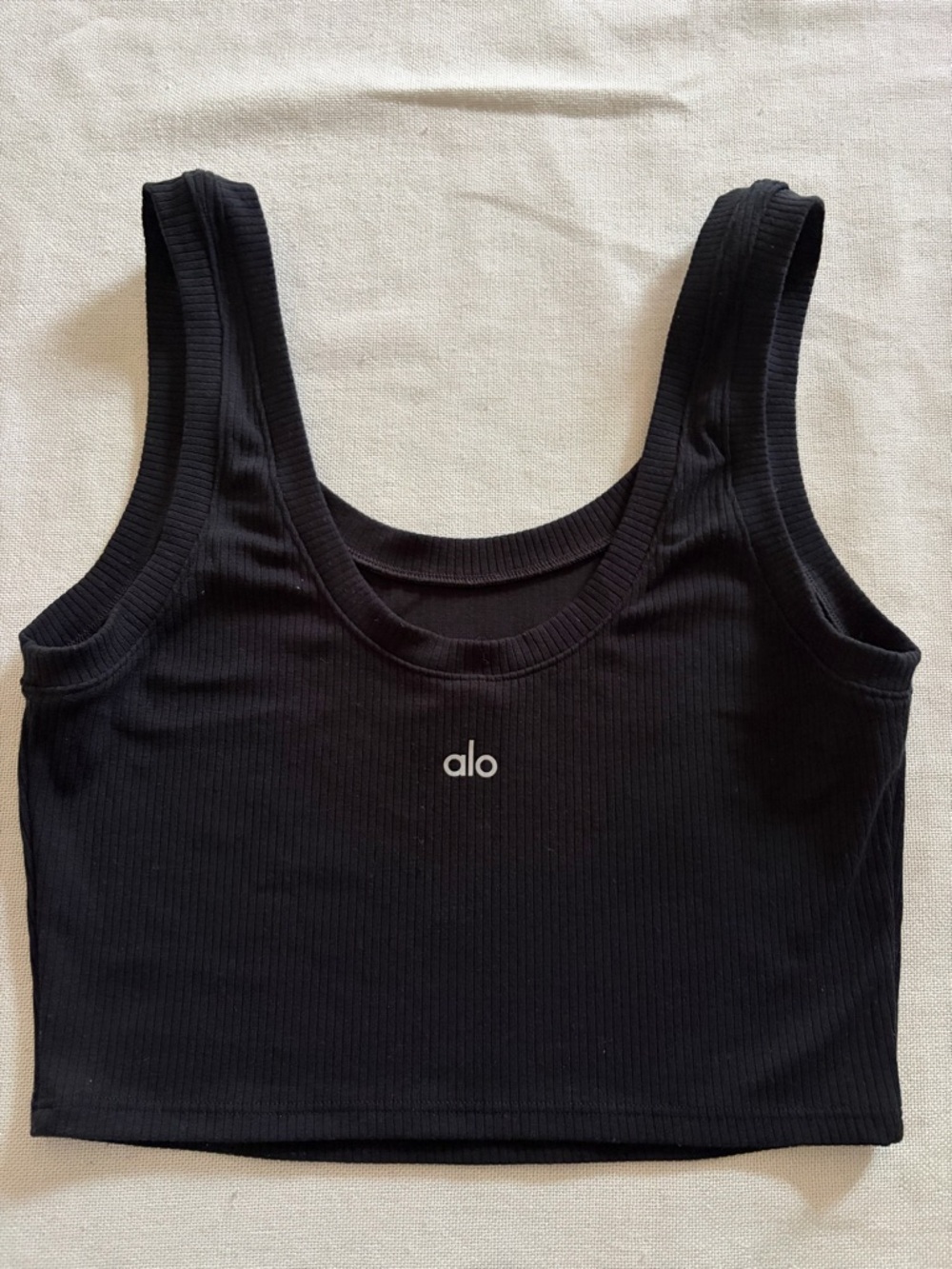 Alo Ribbed Black Crop Tank